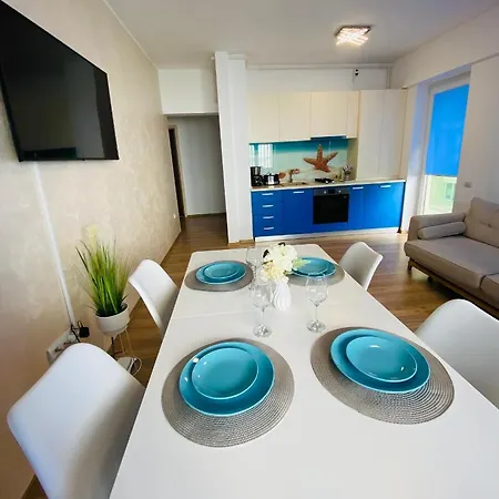 Moonlight Apartment Mamaia